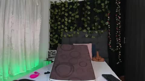 Delilah  online show from December 14, 9:21 pm