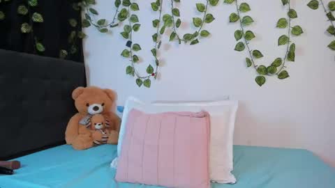 Delilah  online show from October 10, 11:31 pm