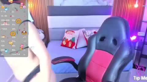 delilah_leone online show from November 18, 7:17 pm