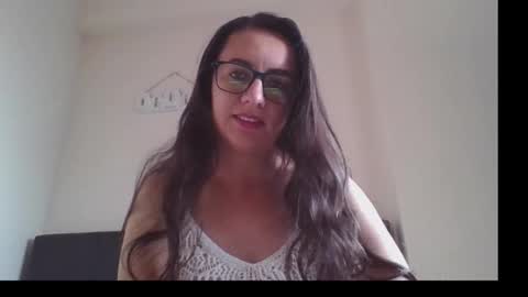 Snapshot of della_helena chatting on September 27, 9:56 pm Della Helena online show from September 27, 9:56 pm