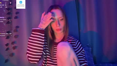 Della online show from April 1, 4:26 pm