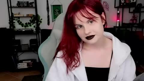 dellacrush_ online show from April 15, 6:55 pm