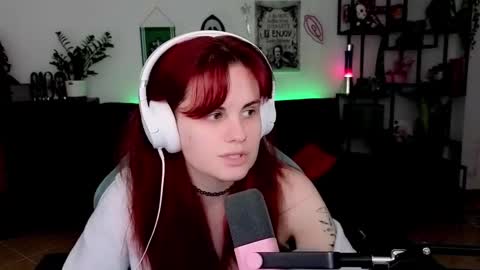 dellacrush_ online show from February 16, 6:39 pm