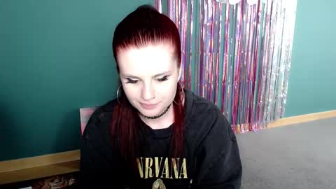 dellacrush_ online show from October 7, 6:15 pm