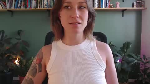 demmetria online show from December 19, 6:47 pm