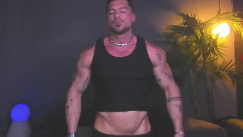 dennis_cox_ online show from November 28, 7:37 am