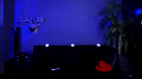 dennis_cox_ online show from March 10, 11:07 pm