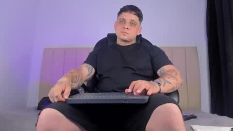 dennis munera online show from February 17, 9:03 pm