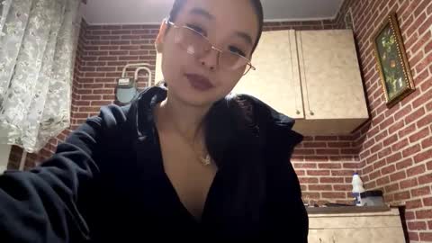 Emma online show from October 1, 1:43 pm