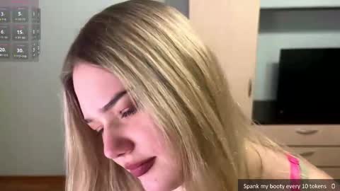 Luna online show from February 25, 6:22 pm