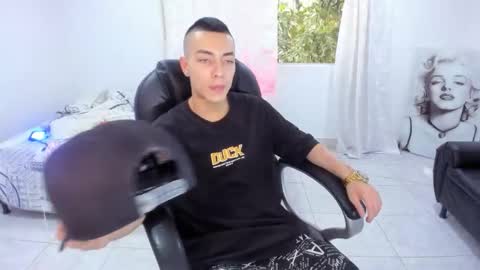 Dereck Boy online show from October 13, 9:06 pm