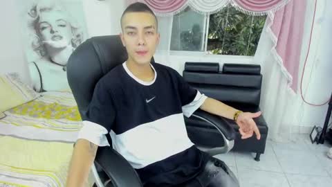 Dereck Boy online show from September 25, 7:32 pm