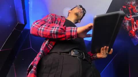 Dereck online show from April 24, 12:12 am