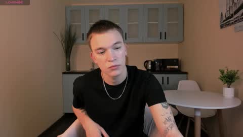 Derek online show from November 13, 7:27 pm