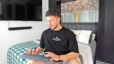 Snapshot of derek_hussain chatting on January 23, 7:51 pm Derek Hussain online show from January 23, 7:51 pm