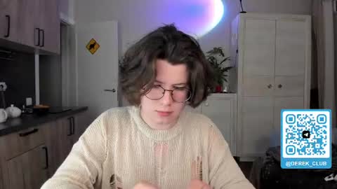 Derek online show from July 23, 8:17 pm