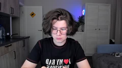 Derek online show from June 14, 8:33 pm