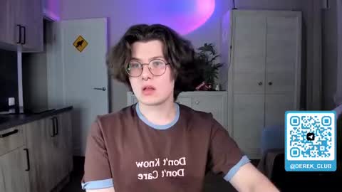 Derek online show from July 14, 9:20 pm