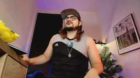 Derek online show from July 28, 7:04 pm
