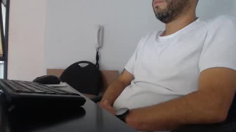     online show from December 4, 4:21 pm