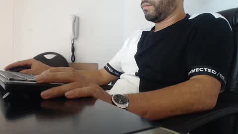     online show from December 10, 6:17 pm