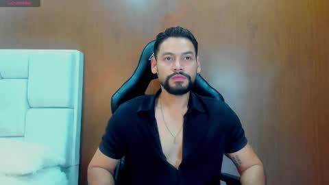 DerryBigger CM online show from October 14, 7:50 pm