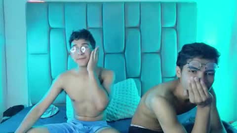 desire4duo online show from February 28, 3:49 pm