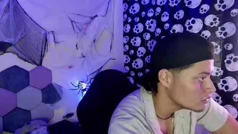 TORI AND MR. BEAR online show from October 19, 6:56 pm