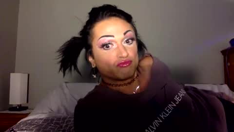 Desiree online show from March 11, 10:40 am