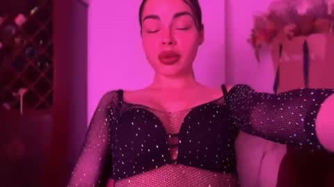 Petitee Desiree online show from April 18, 7:07 pm