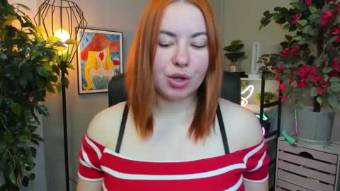 LAYLA online show from November 14, 8:05 am