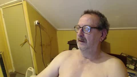 destelp online show from February 12, 11:19 pm