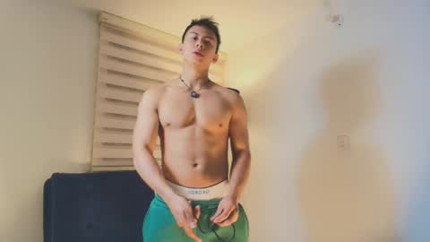 Snapshot of deus_belli chatting on September 9, 6:24 am Deus Belli online show from September 9, 6:24 am