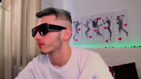 devin_ho online show from February 27, 8:02 am