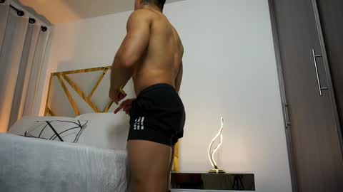 Devin Hunter online show from February 6, 3:06 am