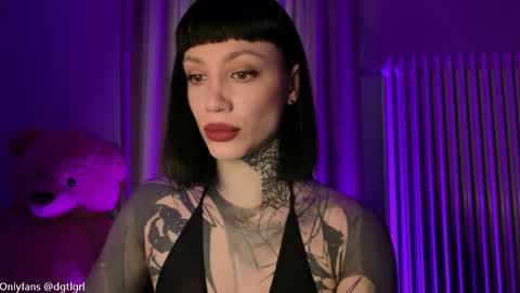 dgtlgrl online show from February 9, 3:04 pm