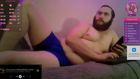 Snapshot of dguy0669 chatting on December 2, 8:25 am Dustin Independent Model online show from December 2, 8:25 am