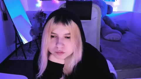 Dia online show from February 28, 8:46 pm