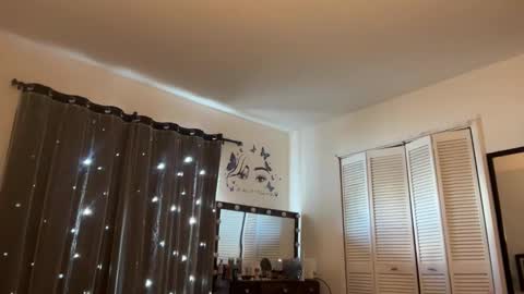 diamondvirgn online show from January 9, 7:41 pm