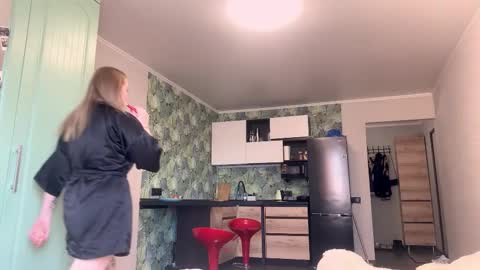 dianarise_ online show from March 22, 7:34 am