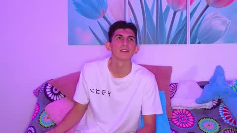 Ana  Leo online show from December 21, 2:34 pm