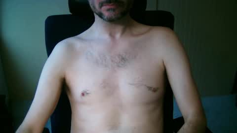 Snapshot of dick_playy chatting on October 24, 3:46 pm dick playy online show from October 24, 3:46 pm