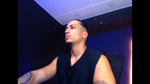 Snapshot of diego__cruz chatting on February 23, 5:50 pm Diego online show from February 23, 5:50 pm