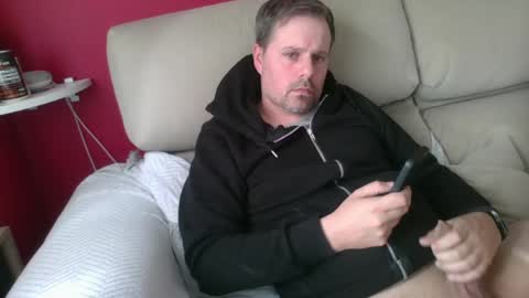 dili999 online show from April 12, 4:33 pm