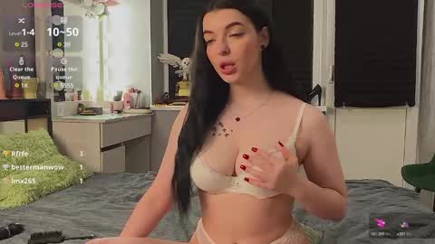 Diora  Sam  online show from March 12, 6:22 pm