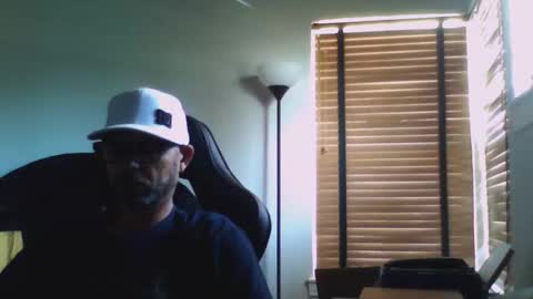 dirtrider15 online show from March 23, 7:19 pm