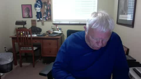 dirtrider195080438 online show from June 29, 10:09 pm