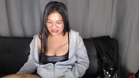 LatexQueen online show from September 23, 1:38 pm