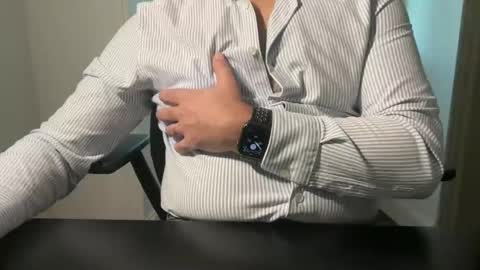 Discreet Guy online show from February 11, 8:51 am