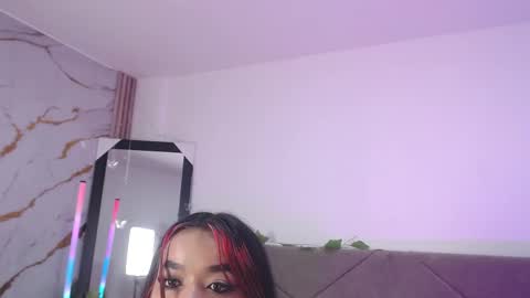 disyamil_pineda online show from May 16, 10:36 am
